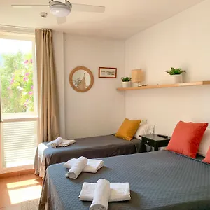 Centrica Con Aire Acondicionado Bano Privado Nevera Habitación en casa particular
